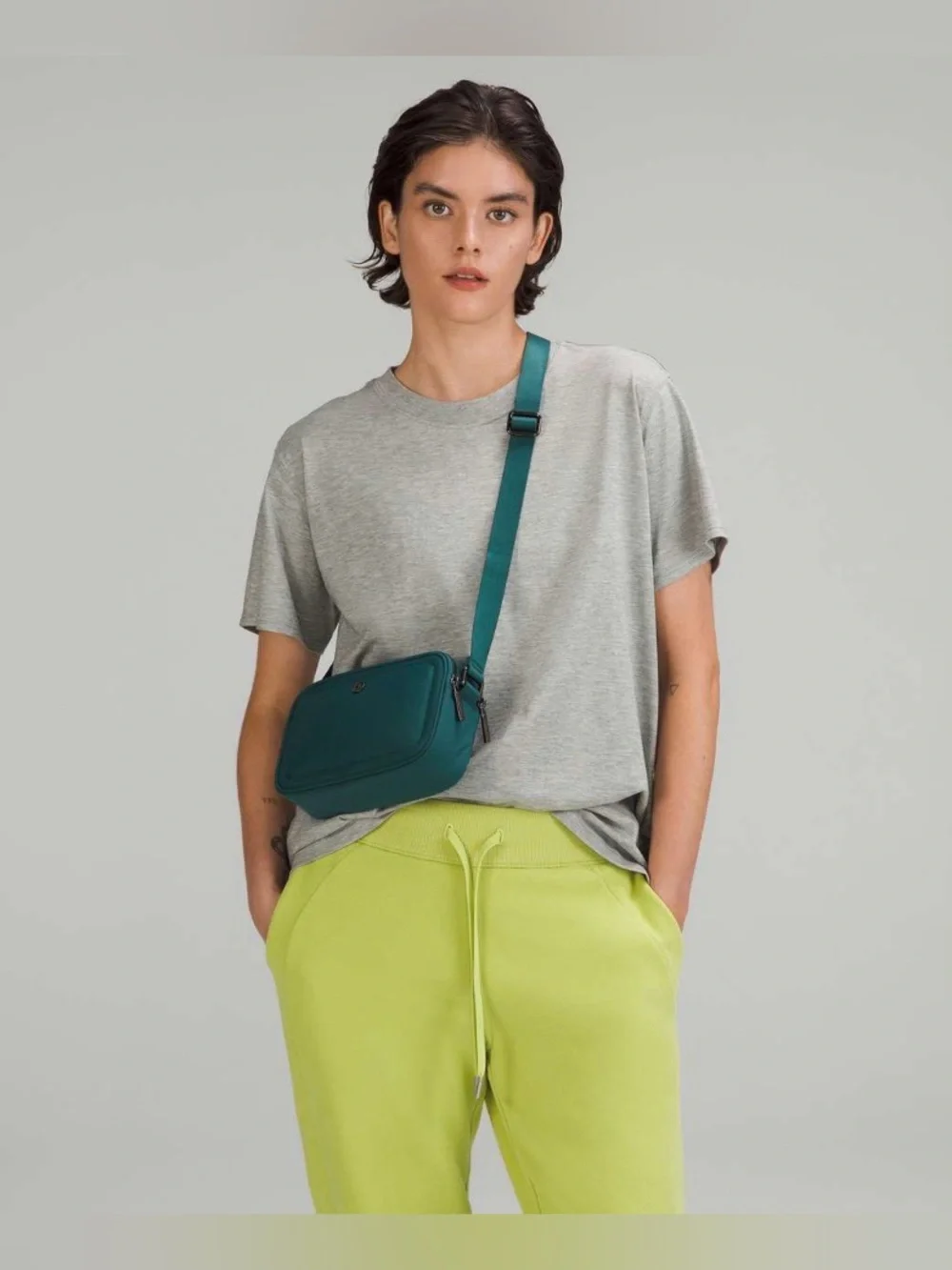 Lululemon Crosssbody Camera Bag 2L Green Jasper